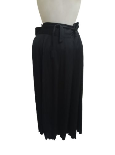 Női fekete jelmezszoknya