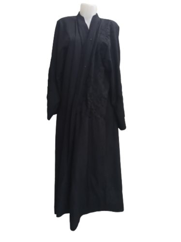 Felnőtt méretű fekete hímzett jelmezköpeny (kis luk a hónaljánál)