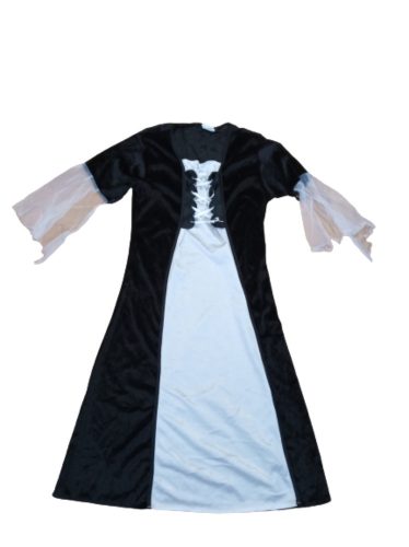 kb. 6-7 évesre fekete-fehér jelmez ruha