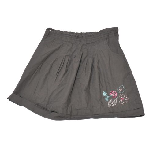 Szürke szoknya (122-128)