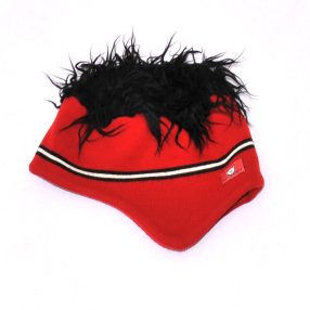 Eisbar - Piros, fekete sapka (110-122)