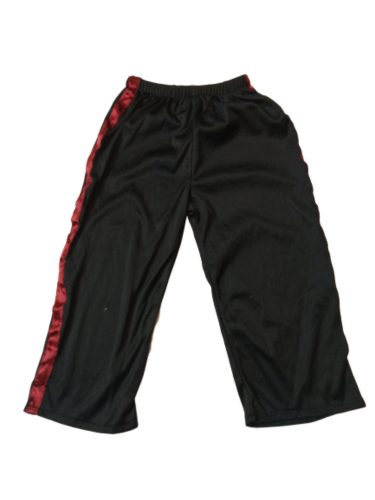 4-5 évesre fekete oldalt piros csíkos jelmeznadrág