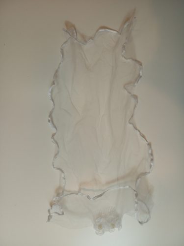 Fehér hajba rögzíthető fátyol - ÚJ