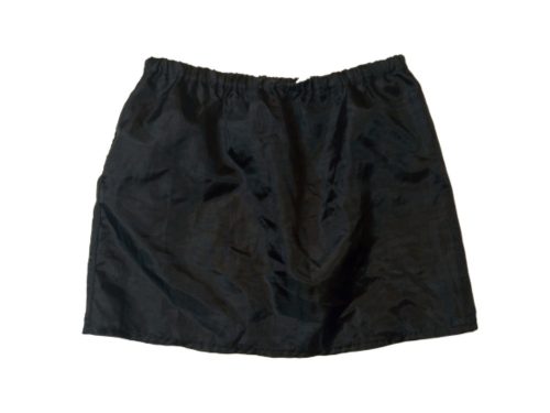 Nagyobb lányra, felnőttre fekete jelmezszoknya