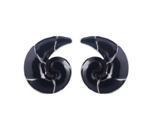 Fekete csiga, kagyló alakú bedugós fülbevaló - Miraculous Ladybug - ÚJ