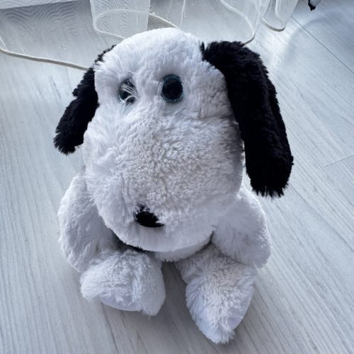 Fekete, fehér plüss kutya, játék