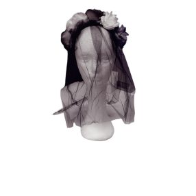   Fehér virágos fekete tüllös fejdísz, fátyol hajráfon - Halloween - ÚJ