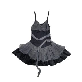 Nagyobb lányra fekete rojtos-rongyos halloween jelmez