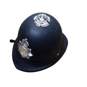 Angol rendőr, Bobby kalap (tetején a dísz törött)